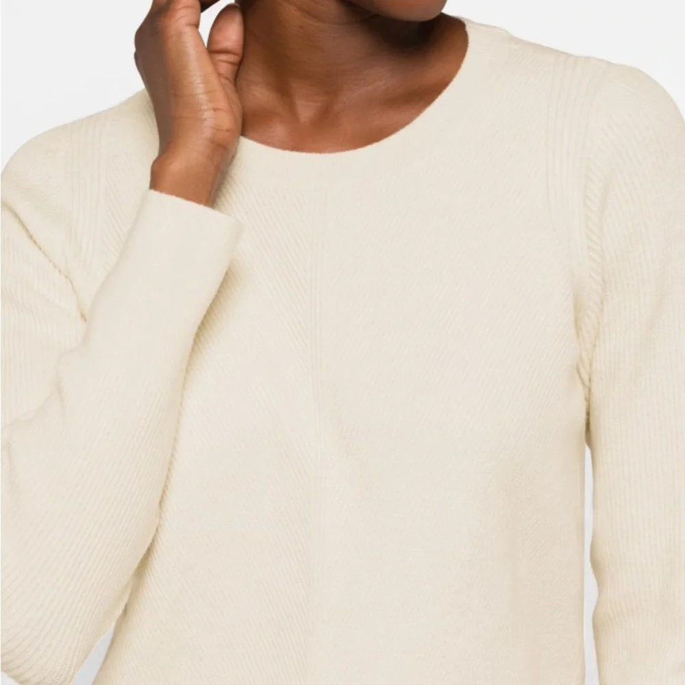 NWOT Design History Textured Crewneck Sweater